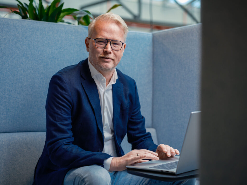 Onze financiële directeur.werksta.autoschade.